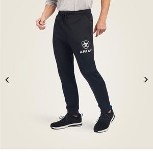 BNWT Ariat joggers size XL-black
